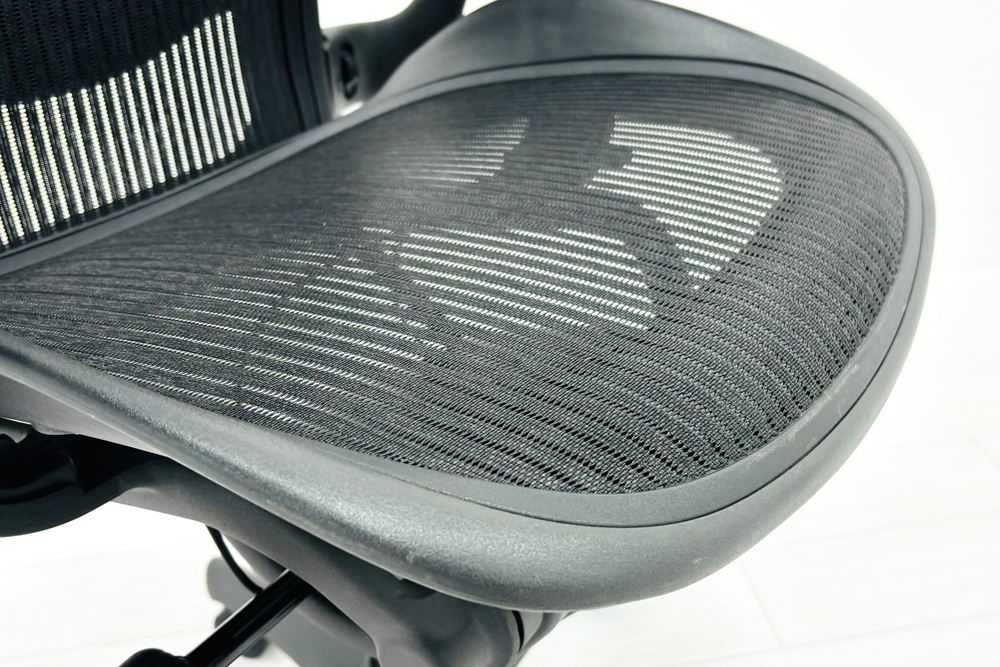 Aeron Chairs アーロンチェア 中古 Bサイズ フル装備 ハーマンミラー Herman Miller 中古オフィス家具 ランバーサポート 肘ダイヤル シリンダー交換済みの画像