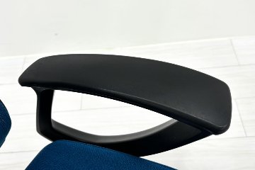 エスクードチェア オカムラ 中古 ESCUDO(エスクード)シリーズ 中古オフィス家具 OKAMURA 固定肘 ハイバック ターコイズブルーの画像