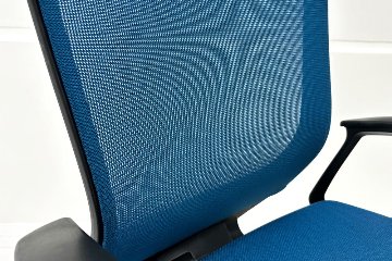 エスクードチェア オカムラ 中古 ESCUDO(エスクード)シリーズ 中古オフィス家具 OKAMURA 固定肘 ハイバック ターコイズブルーの画像