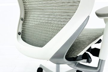 オカムラ バロンチェア 中古 2017年製 Baron 可動肘 ハイバック メッシュ 中古オフィス家具 ライトグレーの画像