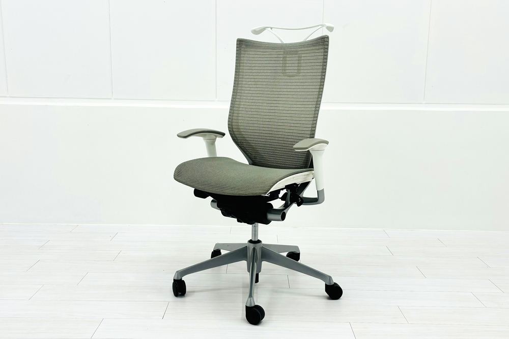 オカムラ バロンチェア 中古 2019年製 Baron 可動肘 ハイバック メッシュ ハンガー付き 中古オフィス家具 ライトグレーの画像