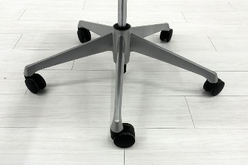 オカムラ バロンチェア 中古 2022年製 Baron エクストラハイバック 可動肘 中古オフィス家具 固定ヘッドレスト ダークグリーンの画像