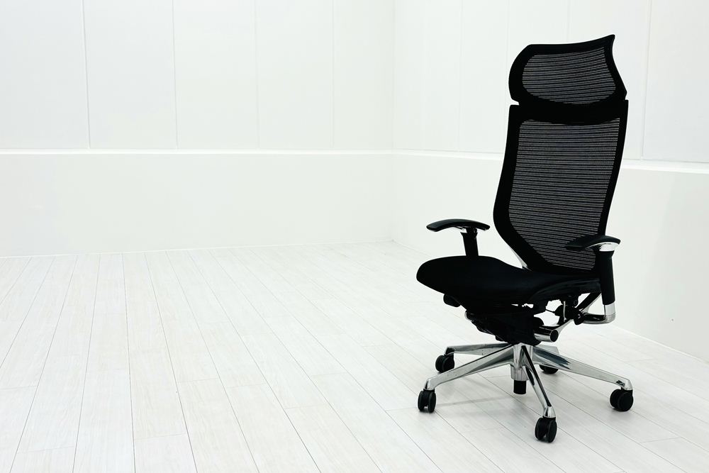 オカムラ バロンチェア 中古 2019年製 Baron エクストラハイバック 可動肘 中古オフィス家具 固定ヘッドレスト ブラックの画像