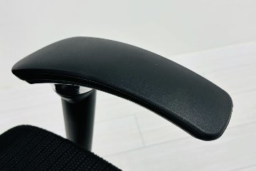【ポリッシュ脚ピカピカ磨き有！】オカムラ バロンチェア 中古 2019年製 Baron エクストラハイバック 可動肘 中古オフィス家具 固定ヘッドレスト ブラックの画像