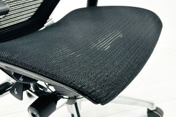 【ポリッシュ脚ピカピカ磨き有！】オカムラ バロンチェア 中古 2019年製 Baron エクストラハイバック 可動肘 中古オフィス家具 固定ヘッドレスト ブラックの画像