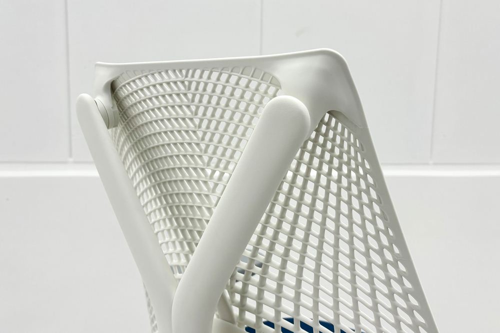 【未開封未使用品】 ハーマンミラー セイルチェア ミドルバック 中古 Herman Miller SAYL Chair 中古オフィス家具 フルアジャスタブルアーム ランバーサポート ブルーグロットの画像