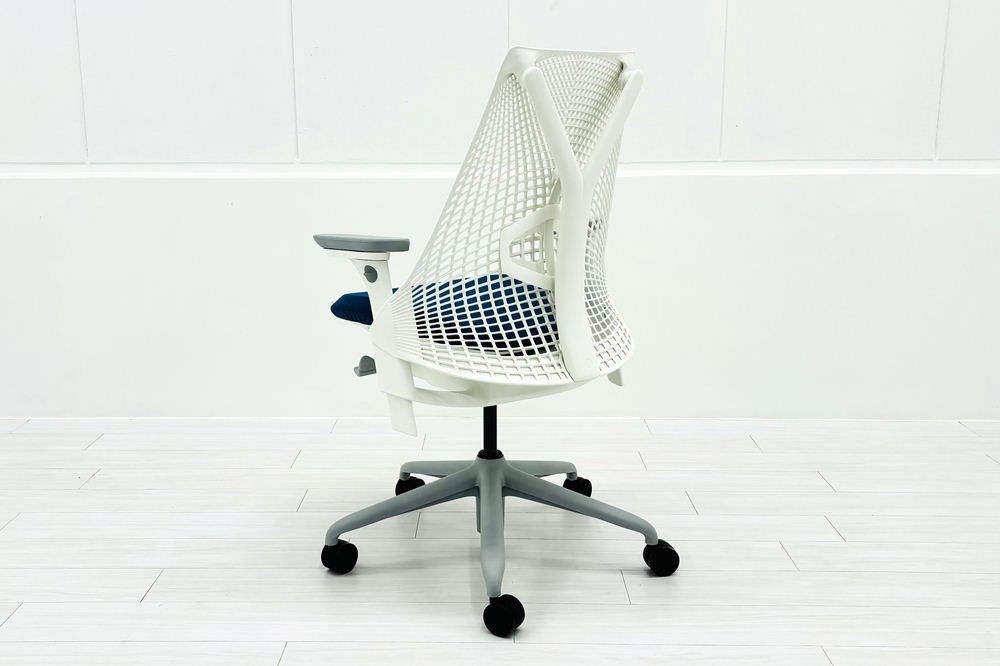 【未開封未使用品】 ハーマンミラー セイルチェア ミドルバック 中古 Herman Miller SAYL Chair 中古オフィス家具 フルアジャスタブルアーム ランバーサポート ブルーグロットの画像