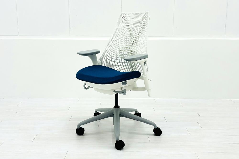 【未開封未使用品】 ハーマンミラー セイルチェア ミドルバック 中古 Herman Miller SAYL Chair 中古オフィス家具 フルアジャスタブルアーム ランバーサポート ブルーグロットの画像