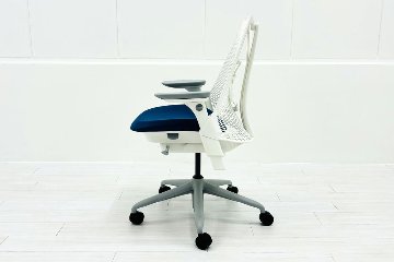【未開封未使用品】 ハーマンミラー セイルチェア ミドルバック 中古 Herman Miller SAYL Chair 中古オフィス家具 フルアジャスタブルアーム ランバーサポート ブルーグロットの画像
