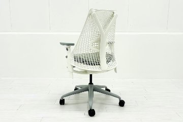 【未開封未使用品】 ハーマンミラー セイルチェア ミドルバック 中古 Herman Miller SAYL Chair 中古オフィス家具 フルアジャスタブルアーム ランバーサポート フェザーグレーの画像