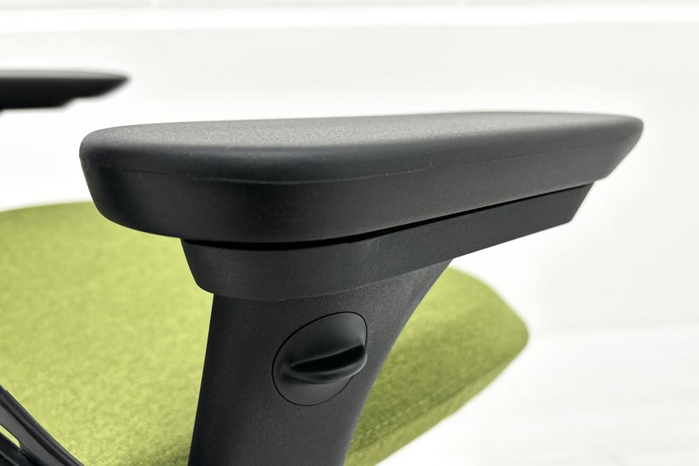 【未開封未使用品】 ハーマンミラー セイルチェア ミドルバック 中古 Herman Miller SAYL Chair 中古オフィス家具 フルアジャスタブルアーム ランバーサポート ローデンの画像