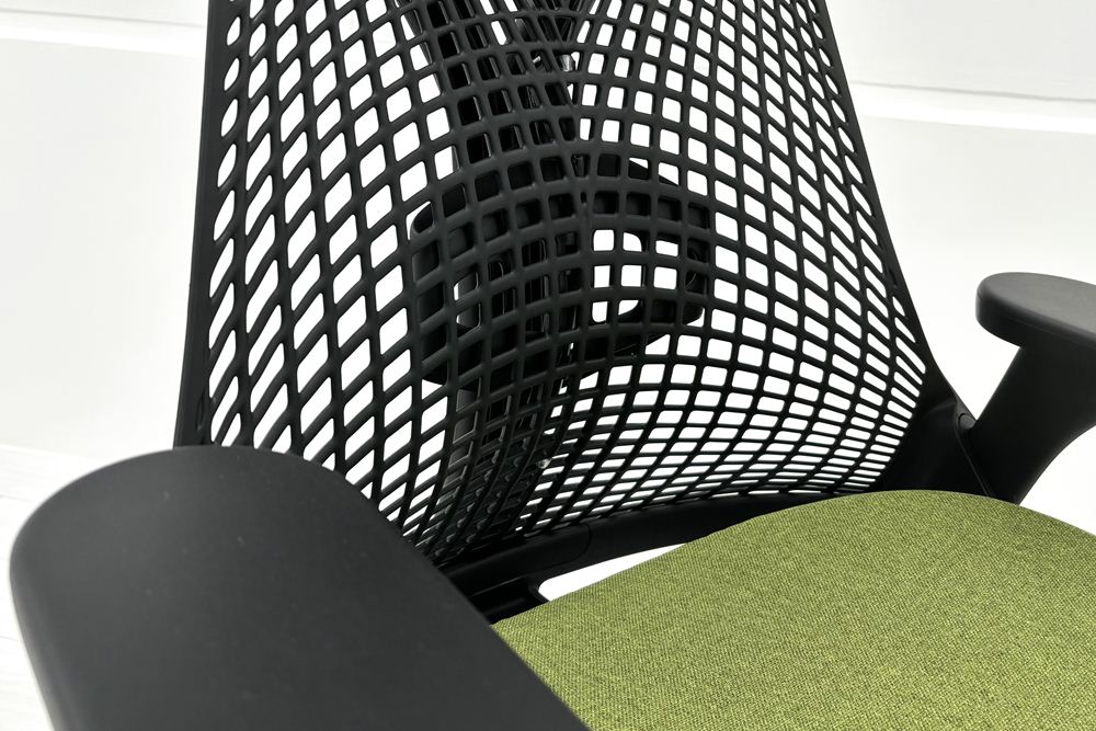 【未開封未使用品】 ハーマンミラー セイルチェア ミドルバック 中古 Herman Miller SAYL Chair 中古オフィス家具 フルアジャスタブルアーム ランバーサポート ローデンの画像