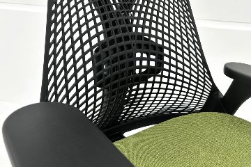 【未開封未使用品】 ハーマンミラー セイルチェア ミドルバック 中古 Herman Miller SAYL Chair 中古オフィス家具 フルアジャスタブルアーム ランバーサポート ローデンの画像