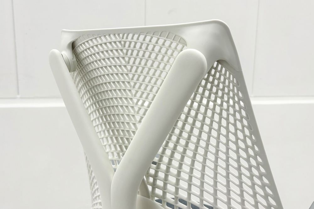 【未開封未使用品】 ハーマンミラー セイルチェア ミドルバック 中古 Herman Miller SAYL Chair 中古オフィス家具 フルアジャスタブルアーム ランバーサポート バイユーの画像