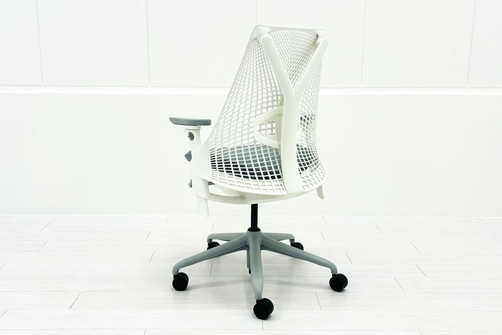 【未開封未使用品】 ハーマンミラー セイルチェア ミドルバック 中古 Herman Miller SAYL Chair 中古オフィス家具 フルアジャスタブルアーム ランバーサポート バイユーの画像