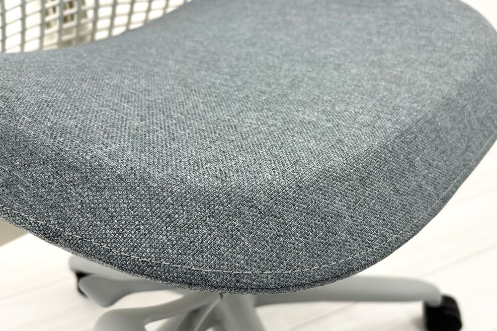 【未開封未使用品】 ハーマンミラー セイルチェア ミドルバック 中古 Herman Miller SAYL Chair 中古オフィス家具 フルアジャスタブルアーム ランバーサポート バイユーの画像