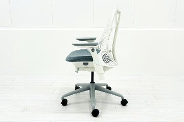 【未開封未使用品】 ハーマンミラー セイルチェア ミドルバック 中古 Herman Miller SAYL Chair 中古オフィス家具 フルアジャスタブルアーム ランバーサポート バイユーの画像