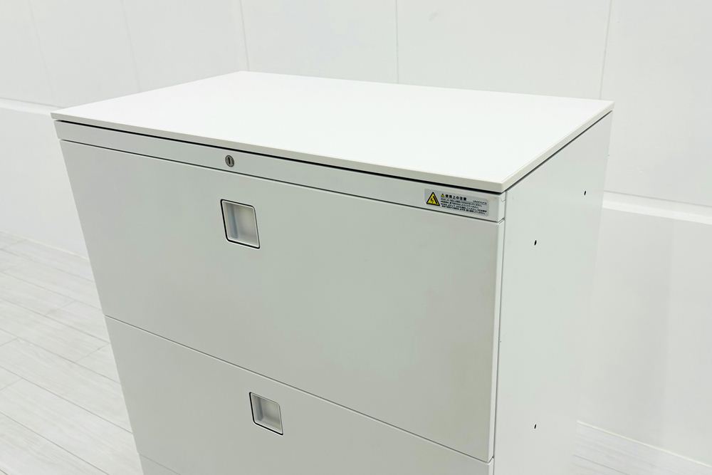 オカムラ レクトライン 中古 3段ラテラル書庫 収納家具 キャビネット スチール書庫 中古オフィス家具 シリンダー錠 800/450/1120 ホワイトの画像