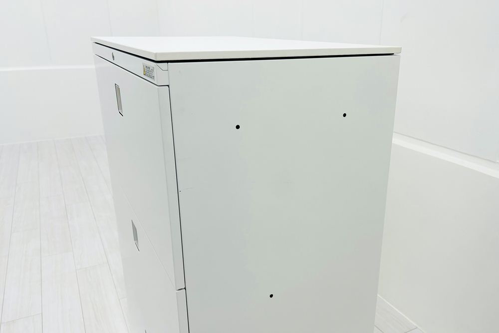 オカムラ レクトライン 中古 3段ラテラル書庫 収納家具 キャビネット スチール書庫 中古オフィス家具 シリンダー錠 800/450/1120 ホワイトの画像