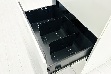 オカムラ レクトライン 中古 3段ラテラル書庫 収納家具 キャビネット スチール書庫 中古オフィス家具 シリンダー錠 800/450/1120 ホワイトの画像