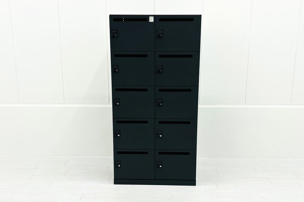 イトーキ 10人用ロッカー 中古 メールボックス付 スチール書庫 中古ロッカー 中古オフィス家具 ブラック ダイヤル錠 900/450/1790の画像