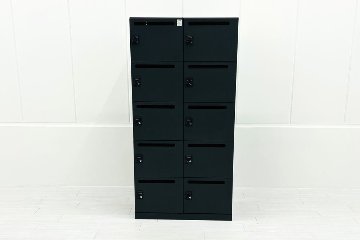イトーキ 10人用ロッカー 中古 メールボックス付 スチール書庫 中古ロッカー 中古オフィス家具 ブラック ダイヤル錠 900/450/1790の画像