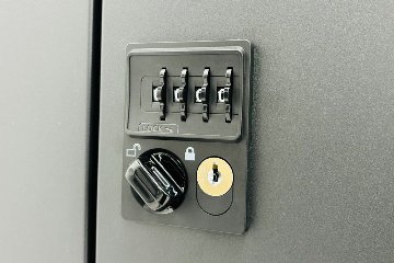 イトーキ 10人用ロッカー 中古 メールボックス付 スチール書庫 中古ロッカー 中古オフィス家具 ブラック ダイヤル錠 900/450/1790の画像