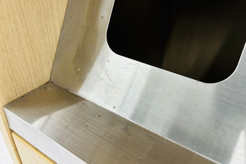 オカムラ トラッシュユニット ダストボックス 中古 キャスター付き ゴミ箱 ごみ箱 中古オフィス家具 メープル 1000/480/900の画像