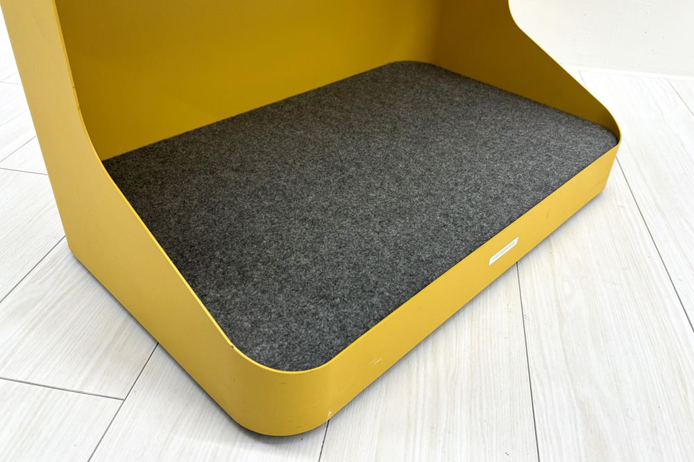 オカムラ ライブス ワークテーブル ワゴンセット(イエロー) 中古 フリーアドレス Lives Work Table 中古オフィス家具 4800/1400/720の画像