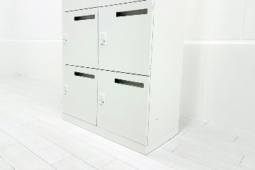 オカムラ 8人用ロッカー 中古 モバイルロッカー メール投函口 中古オフィス家具 900/450/1810 ホワイト ダイヤル錠の画像