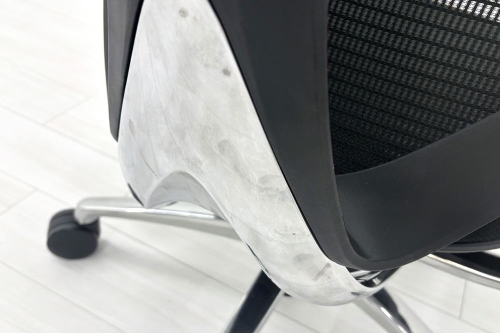 オカムラ サブリナチェア 中古 スマートオペレーション ヘッドレスト 中古オフィス家具 ブラック Sabrina Smart Operationの画像