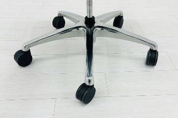 オカムラ サブリナチェア 中古 スマートオペレーション ヘッドレスト 中古オフィス家具 ブラック Sabrina Smart Operationの画像