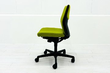 エスクードチェア オカムラ 中古 ローバック 肘無 事務椅子 オフィスチェア 中古オフィス家具 イエローグリーンの画像