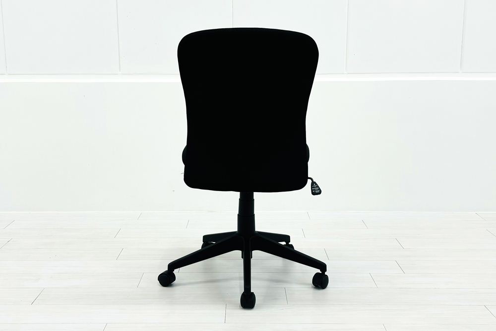 オフィスチェア 肘無 中古 中古チェア 中古オフィス家具 事務椅子 ブラックの画像