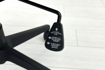 オフィスチェア 肘無 中古 中古チェア 中古オフィス家具 事務椅子 ブラックの画像