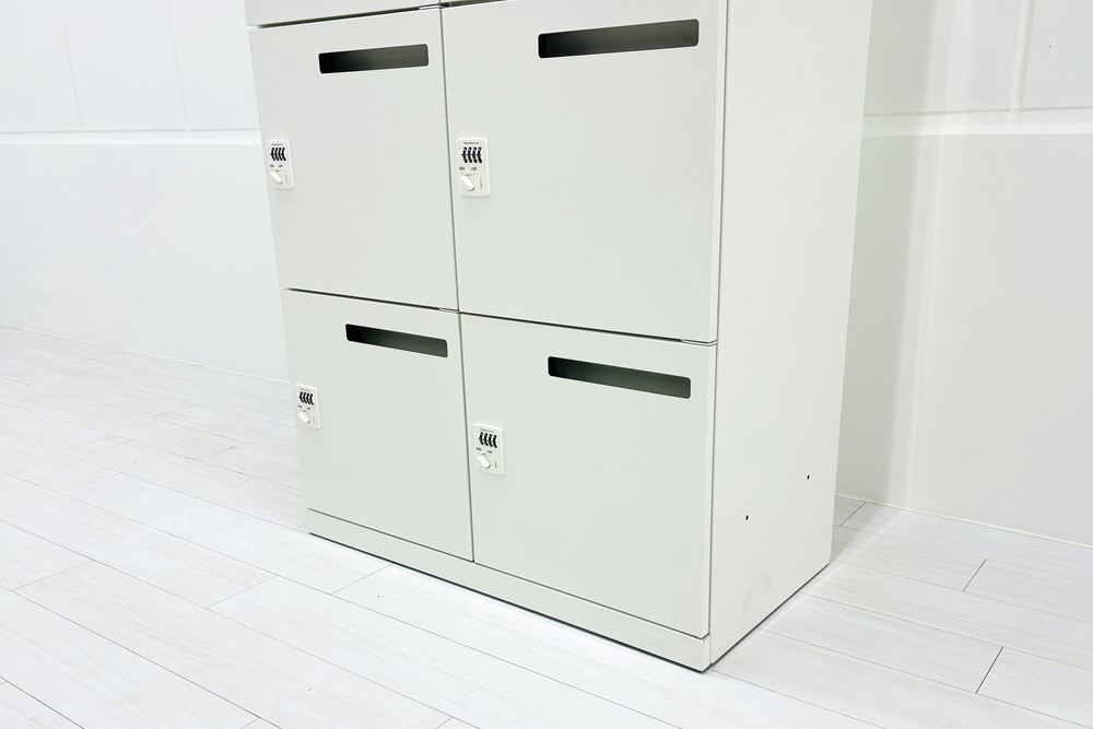 オカムラ レクトライン 8人用ロッカー 中古 モバイル収納 メール投函口 中古オフィス家具 900/450/1810 ホワイト ダイヤル錠の画像