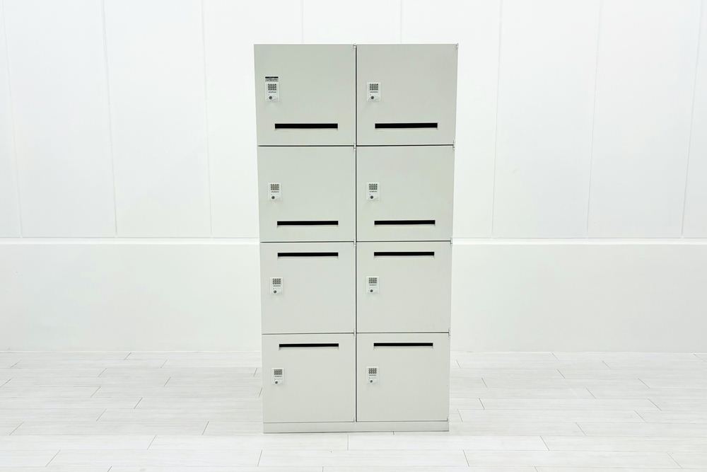 オカムラ レクトライン 8人用ロッカー 中古 モバイル収納 メール投函口 中古オフィス家具 900/450/1810 ホワイト プッシュ錠 電源コード付の画像