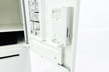 オカムラ レクトライン 8人用ロッカー 中古 モバイル収納 メール投函口 中古オフィス家具 900/450/1810 ホワイト プッシュ錠 電源コード付の画像