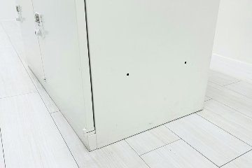 オカムラ レクトライン 8人用ロッカー 中古 モバイル収納 メール投函口 中古オフィス家具 900/450/1810 ホワイト プッシュ錠 電源コード付の画像