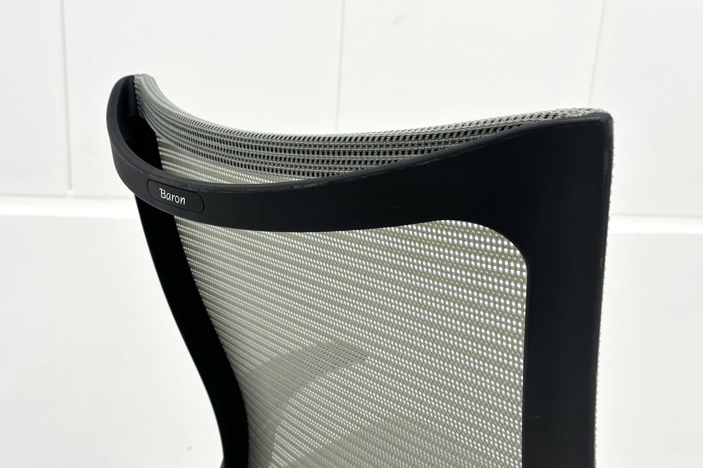 オカムラ バロンチェア 中古 OKAMURA Baron 可動肘 ハイバック 中古オフィス家具 ライトグレーの画像