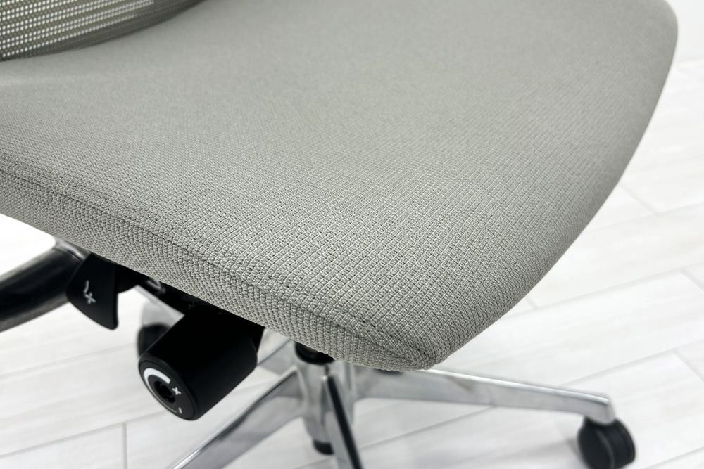 オカムラ バロンチェア 中古 OKAMURA Baron 可動肘 ハイバック 中古オフィス家具 ライトグレーの画像