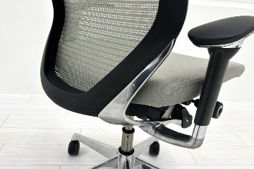 オカムラ バロンチェア 中古 OKAMURA Baron 可動肘 ハイバック 中古オフィス家具 ライトグレーの画像