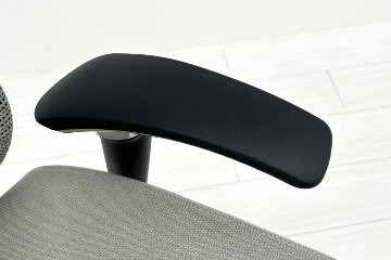 オカムラ バロンチェア 中古 OKAMURA Baron 可動肘 ハイバック 中古オフィス家具 ライトグレーの画像