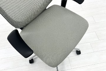 オカムラ バロンチェア 中古 OKAMURA Baron 可動肘 ハイバック 中古オフィス家具 ライトグレーの画像