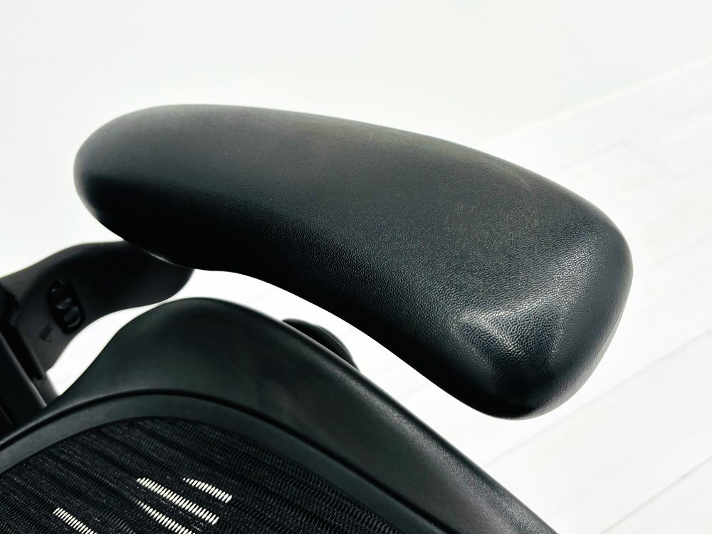 アーロンチェア Aサイズ 中古 フル装備 ハーマンミラー Herman miller Aeron Chair 中古オフィス家具 肘ダイヤル ランバーサポート付 シリンダー交換済の画像