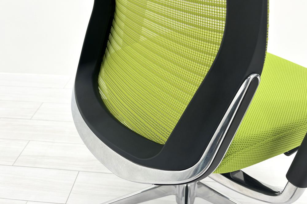 コーラルチェア ミドルバック オカムラ 中古 背メッシュ 可動肘 中古オフィス家具 中古チェア ライムグリーンの画像