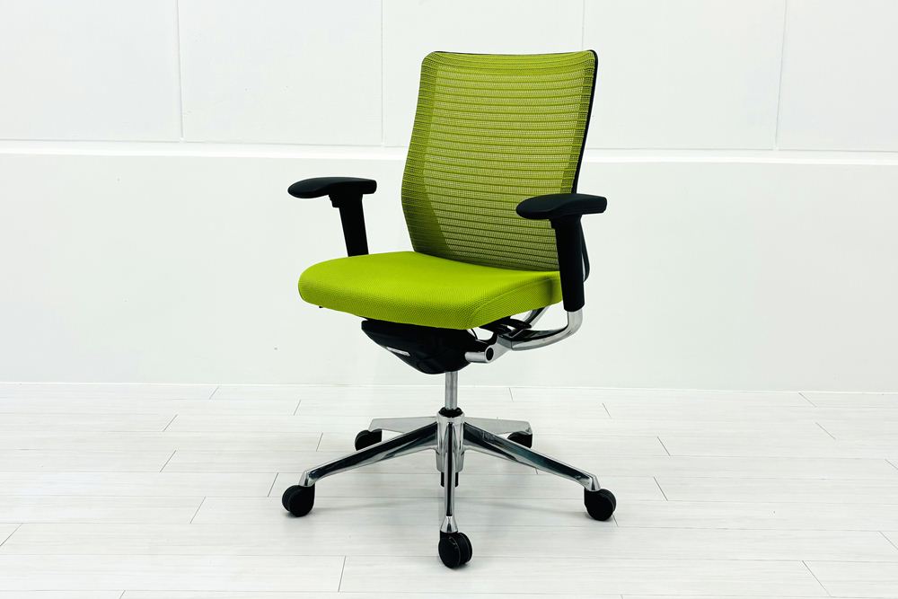 コーラルチェア ミドルバック オカムラ 中古 背メッシュ 可動肘 中古オフィス家具 中古チェア ライムグリーンの画像