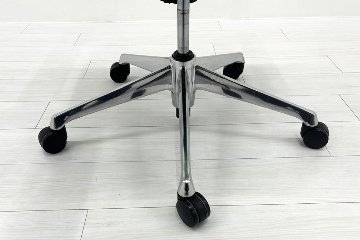 コーラルチェア ミドルバック オカムラ 中古 背メッシュ 可動肘 中古オフィス家具 中古チェア ライムグリーンの画像