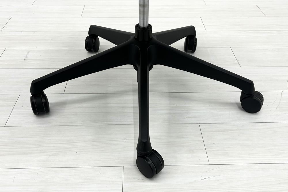 オカムラ シルフィーチェア 中古 ハイバック 肘無 OKAMURA Sylphy クッション 中古オフィス家具 ブラックの画像