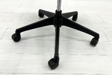 オカムラ シルフィーチェア 中古 ハイバック 固定肘 OKAMURA Sylphy クッション 中古オフィス家具 ブラックの画像